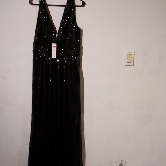 Dress - Picture 3 of 6